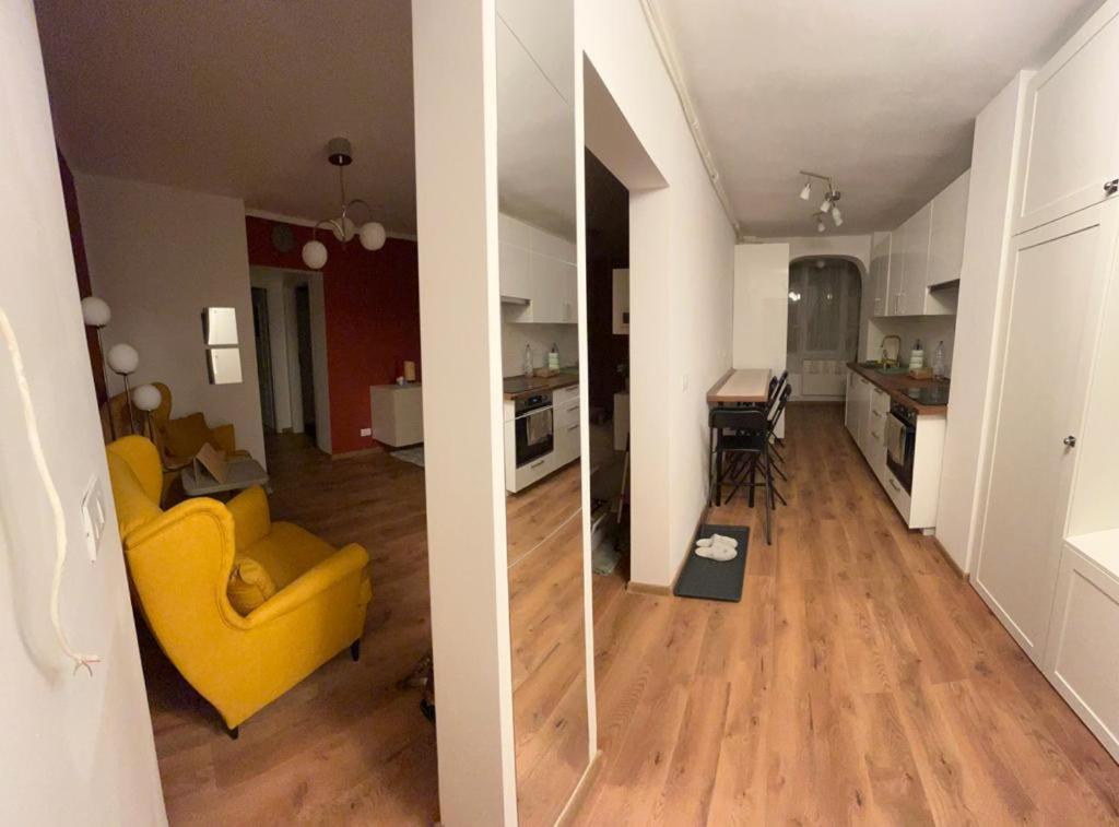 Meba Apartments Braşov Buitenkant foto